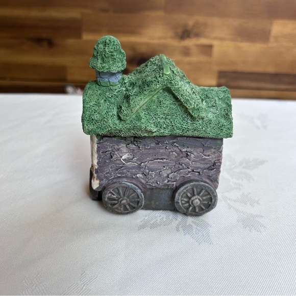 Fairy Garden Miniature Set Cottagecore Decor Bundle. Houses, Wells, Bridge, Sign - Picture 3 of 16